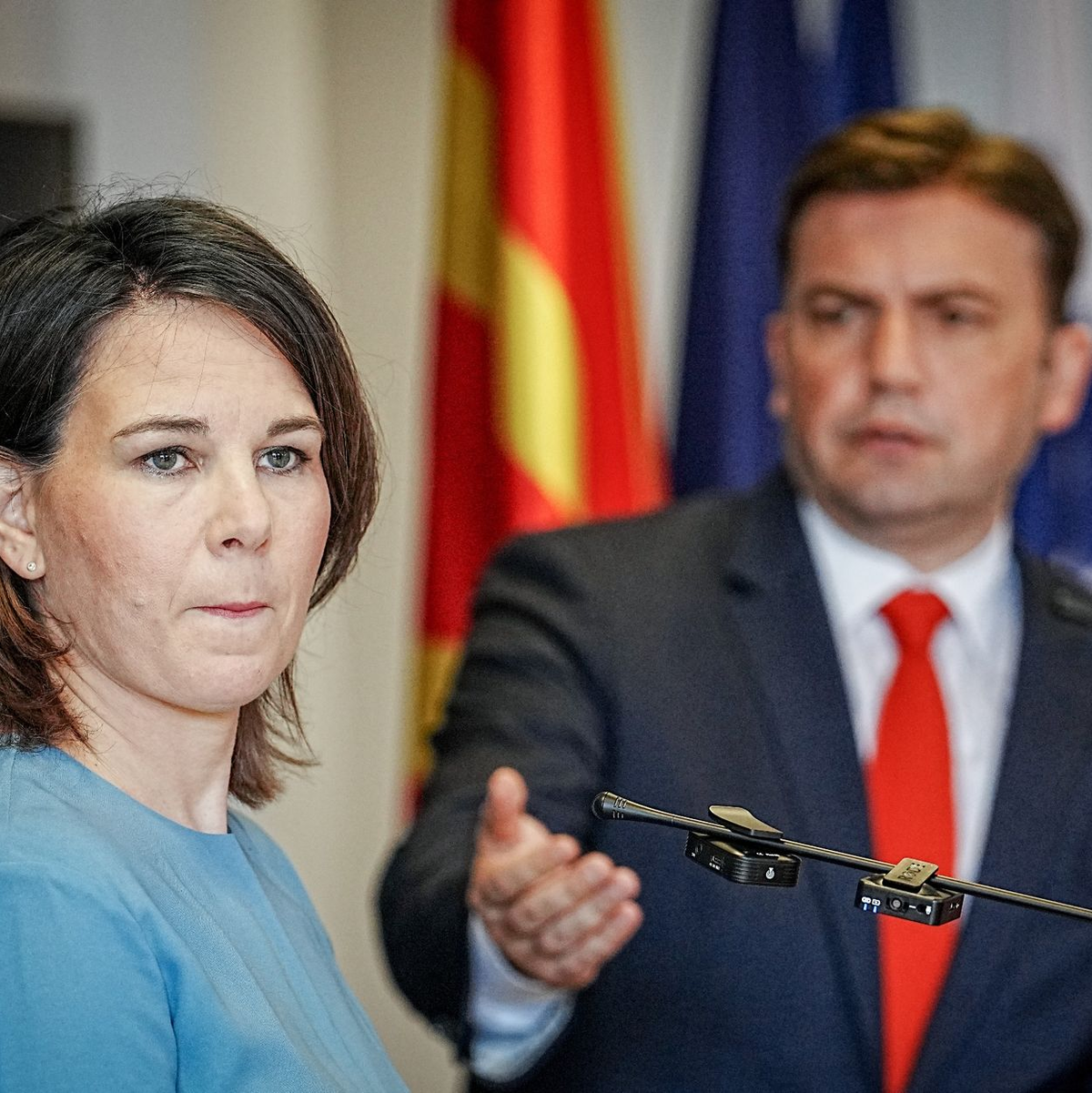 Der Machtkampf in Russland ist Teil von einem «Schauspiel», sagt Außenministerin Annalena Baerbock. - Foto: Kay Nietfeld/dpa
