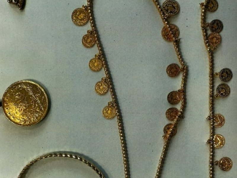 HZA-S: Mit mehr als 100 Schmuckstücken durch den Zoll - Foto: presseportal.de