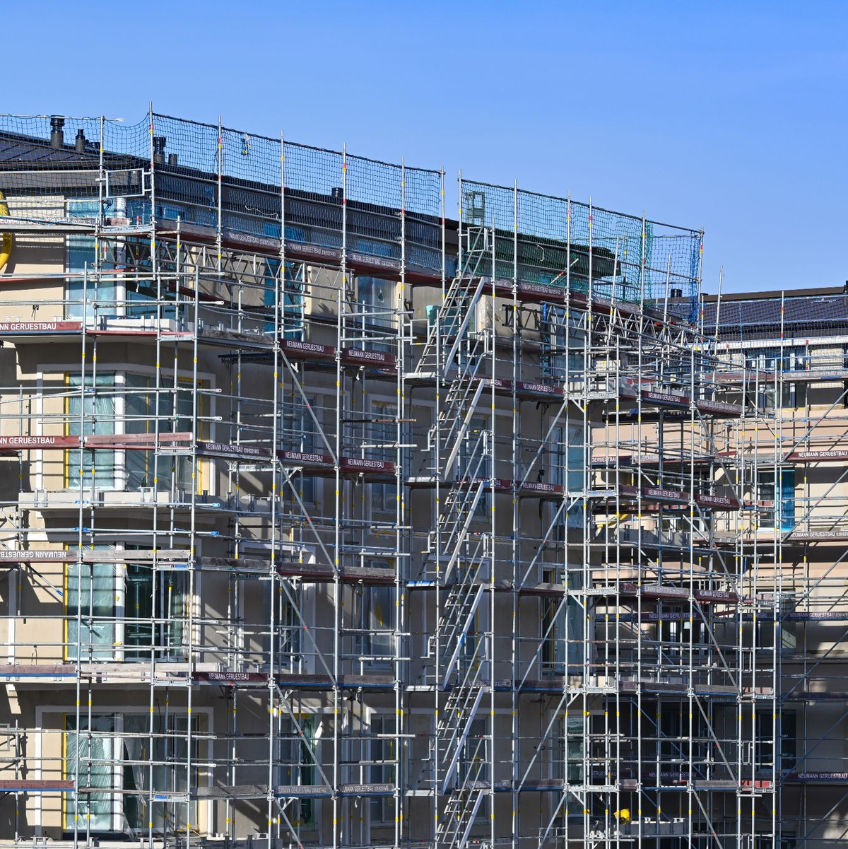 Hohe Kosten und Zinsen machen Neubauprojekte unrentabel (Archivbild) - Foto: Patrick Pleul/dpa