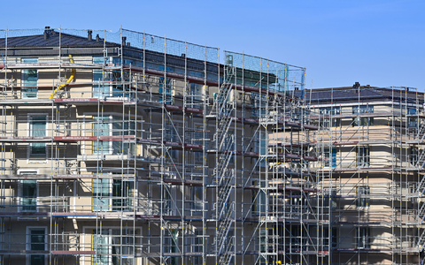 Hohe Kosten und Zinsen machen Neubauprojekte unrentabel (Archivbild) - Foto: Patrick Pleul/dpa