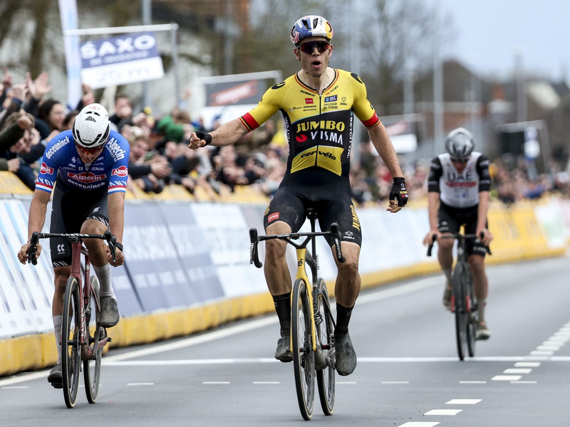Wout van Aert ist auf der 16. Etappe der Vuelta schwer gestürzt und wird in dieser Saison kein Rennen mehr bestreiten. - Foto: David Pintens/Belga/dpa