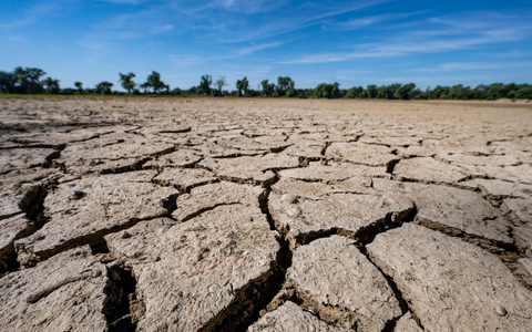 Eine neue Studie besagt, dass auf der Grundlage des derzeitigen CO2-Ausstoßes nur noch drei Jahre bis zur Überschreitung des 1,5 Grad-Ziels bleiben (Archivbild). - Foto: Armin Weigel/dpa