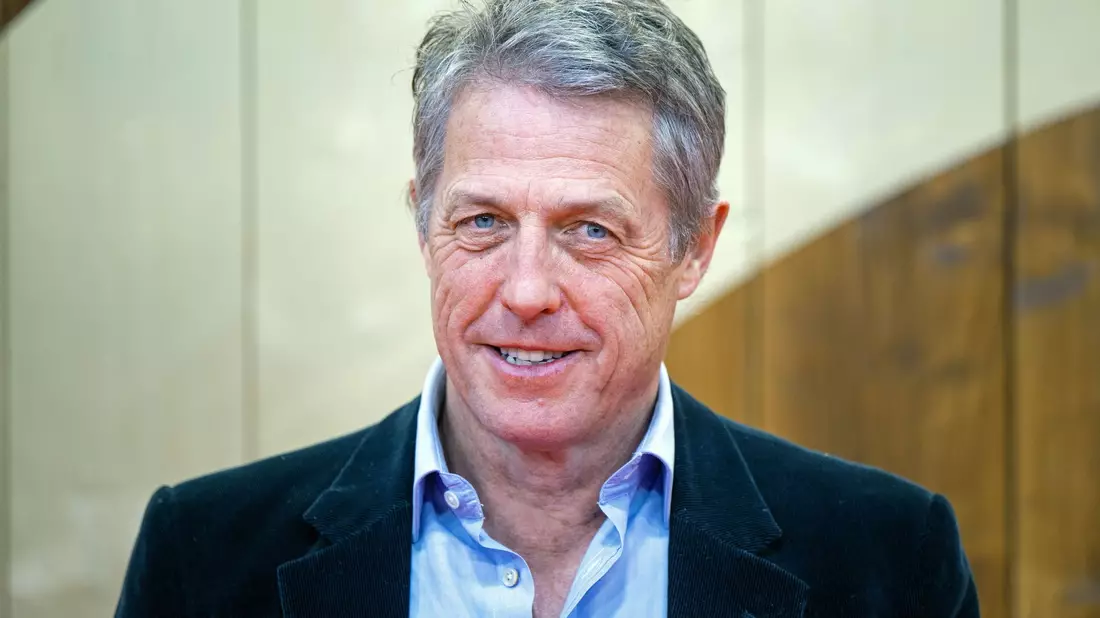 Der RomCom-Held Großbritanniens: Hugh Grant - Bild: Monika Skolimowska/dpa