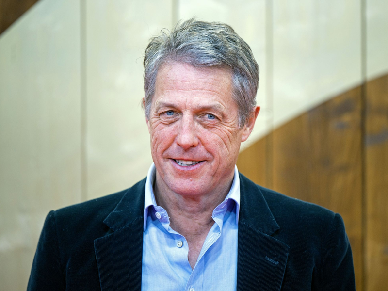 Der RomCom-Held Großbritanniens: Hugh Grant - Foto: Monika Skolimowska/dpa