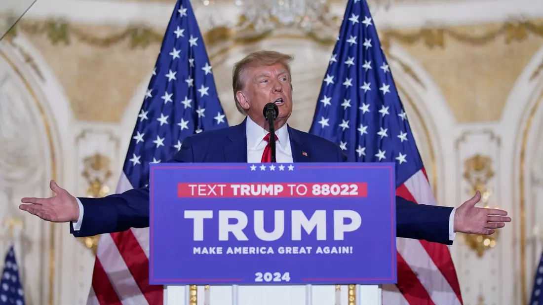 Donald Trump hat trotz diverser Skandale großen Rückhalt in der Parteibasis. - Bild: Evan Vucci/AP