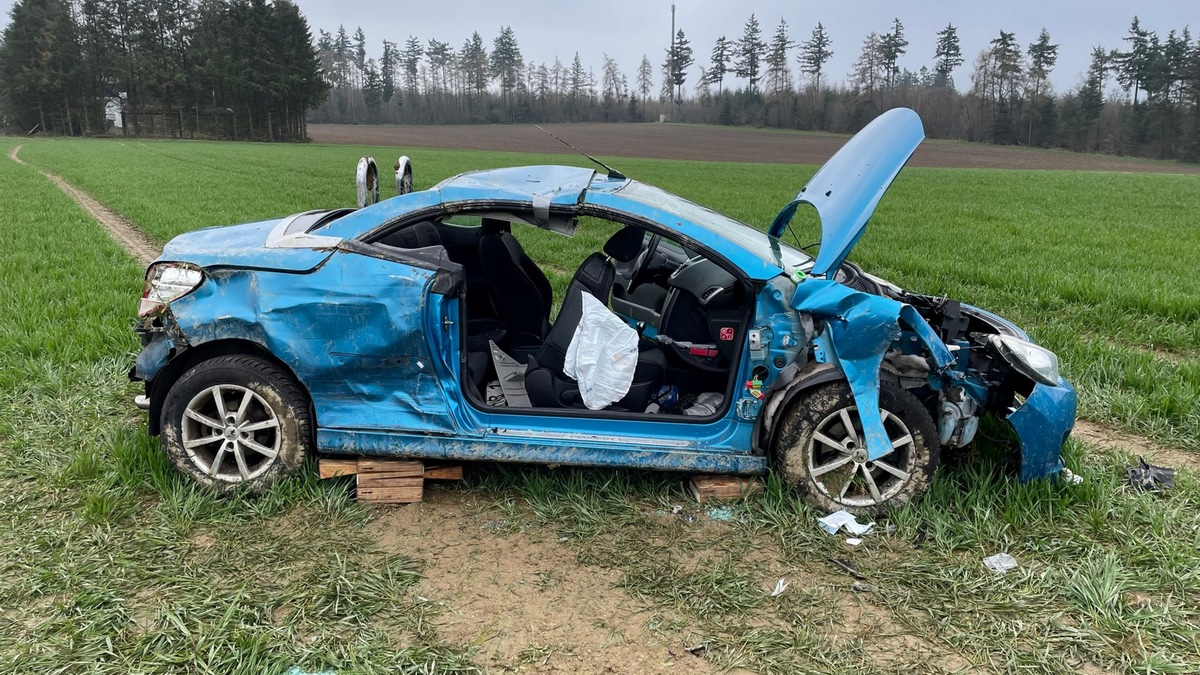 API-TH: Lkw fährt ungebremst auf Schilderwagen auf - Foto: presseportal.de