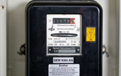 Mit einem Wechsel des Stromanbieters lässt sich sparen. - Foto: Henning Kaiser/dpa