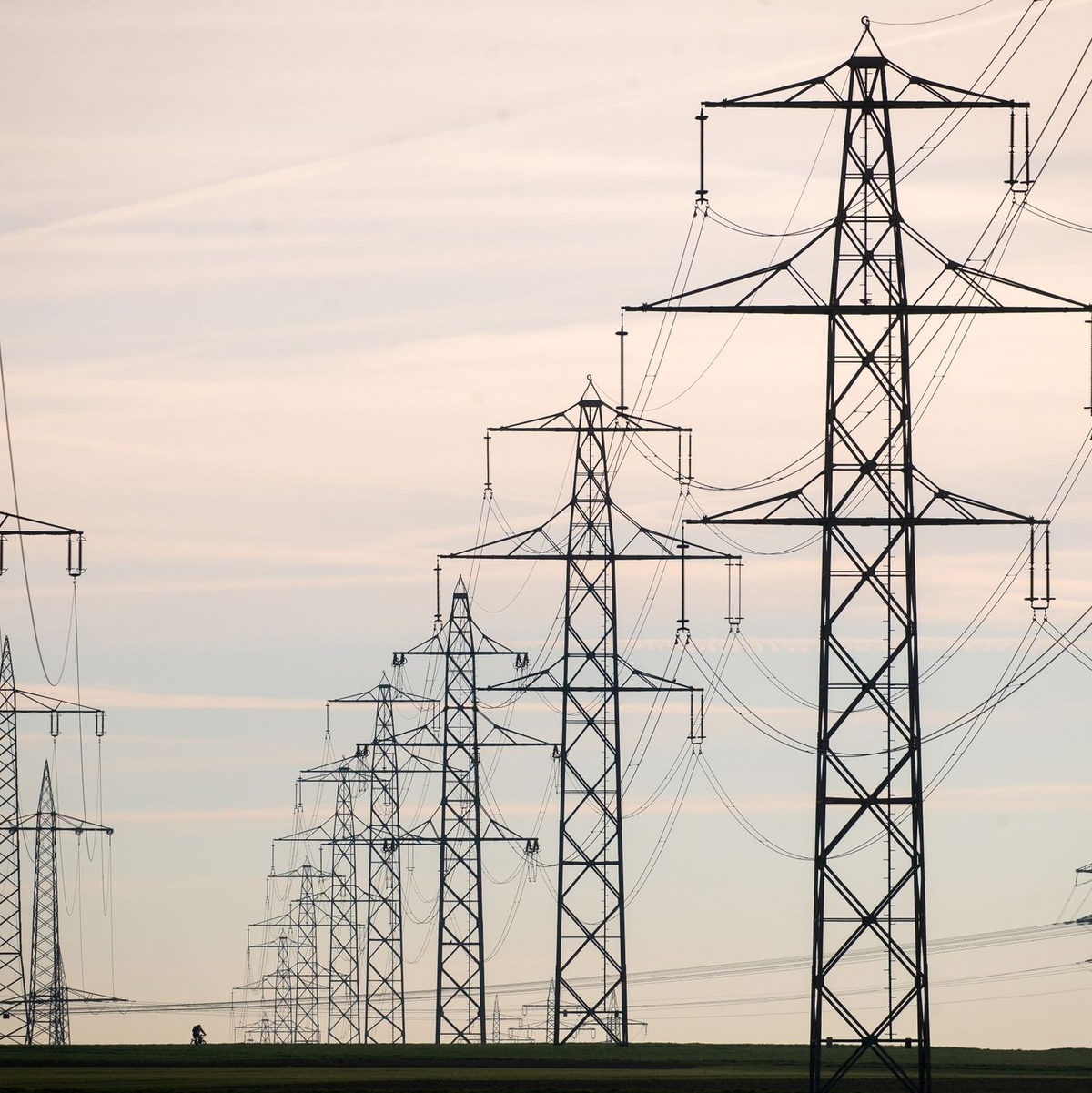 Der EU-Strommarkt soll reformiert werden. - Foto: Christoph Schmidt/dpa