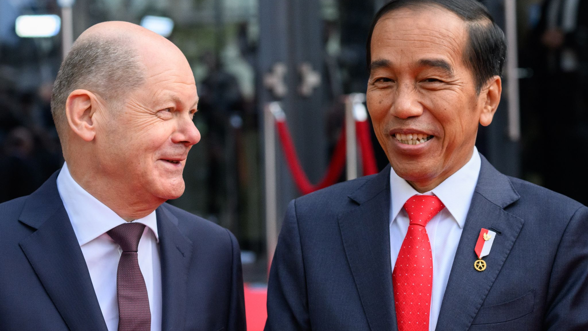 Aufbau der Messestände in Hannover. - Foto: Julian Stratenschulte/dpa