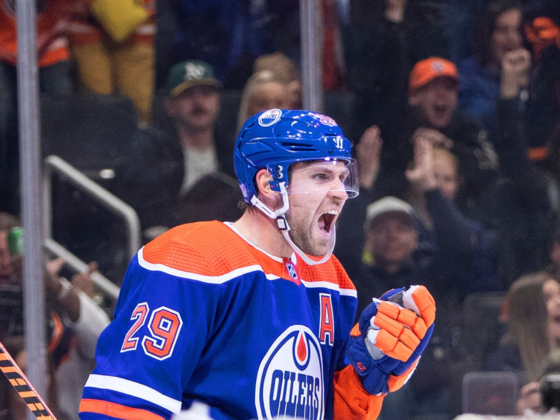 Leon Draisaitl und die Edmonton Oilers kassierten die sechste Niederlage im siebten Saisonspiel. - Foto: Jason Franson/AP/dpa