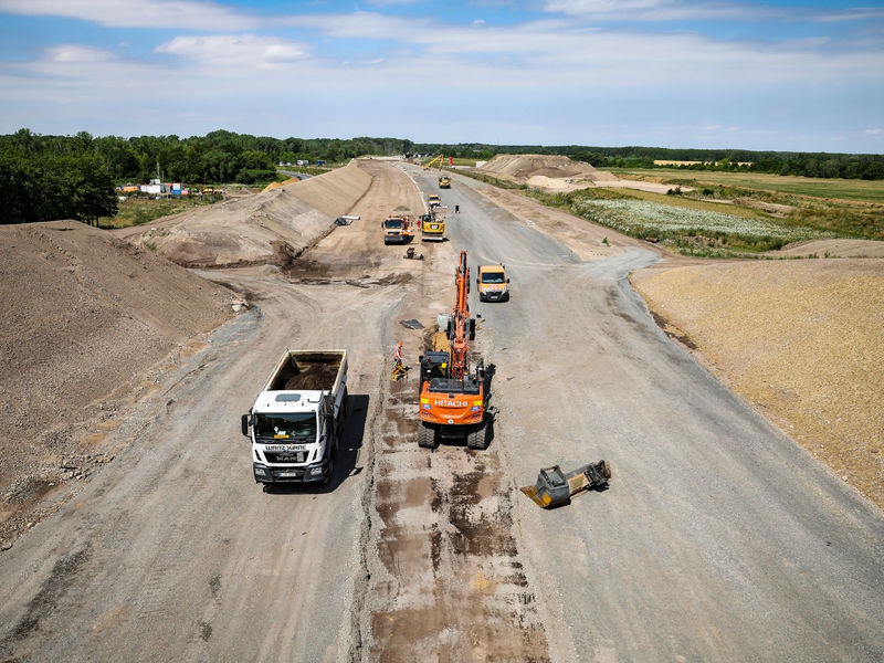 Mit Milliardenkrediten soll die Infrastruktur saniert werden. (Illustration) - Foto: Jan Woitas/dpa