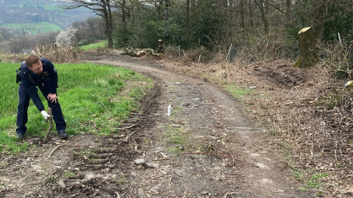 KFV-CW: Tiefgaragenbrand in Altensteig-Wart/Feuerwehr evakuiert mehr als 70 Personen/Ringalarm fordert Rettungskräfte aus der ganzen Region - Foto: presseportal.de