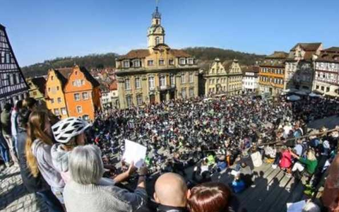 HZA-HB: Berufseinsteiger beim Hauptzollamt Bremen /Jetzt Karriere beim ZOLL starten! - Foto: presseportal.de