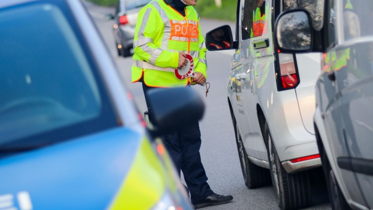 LWSPA M-V: Ausdockung Kreuzfahrtschiff 