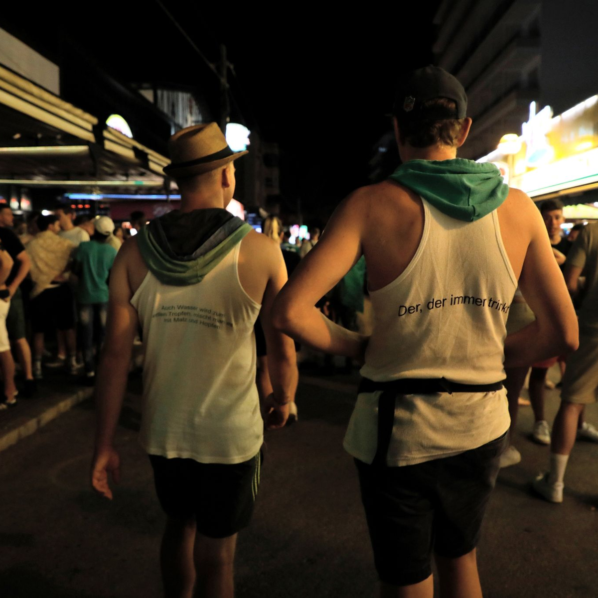 Neue Benimmregeln am Ballermann - zumindest in der Theorie. (Archivbild) - Foto: Clara Margais/dpa