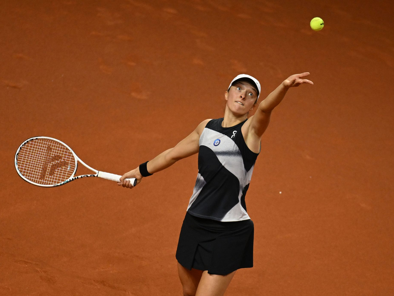 Die Polin Iga Swiatek musste gegen die Kasachin Jelena Rybakina ihre erste Niederlage überhaupt beim Porsche Grand Prix hinnehmen. - Foto: Marijan Murat/dpa