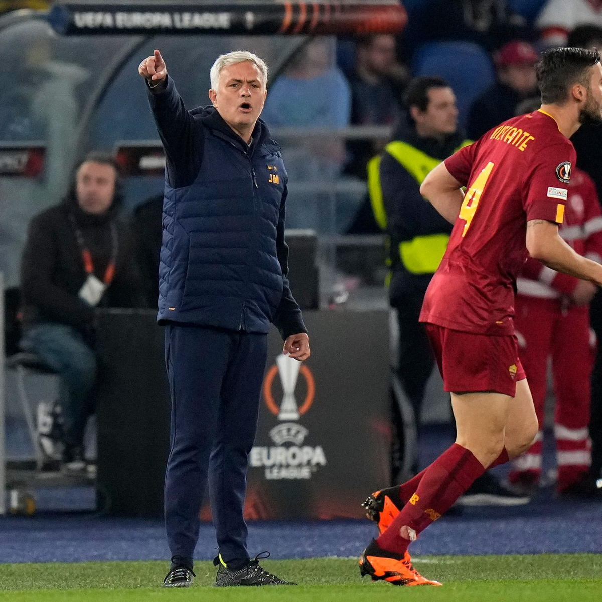 Polarisiert: Roma-Coach José Mourinho. - Foto: Alessandra Tarantino/AP/dpa