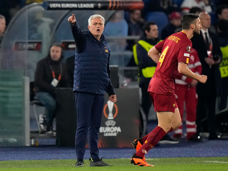 Polarisiert: Roma-Coach José Mourinho. - Foto: Alessandra Tarantino/AP/dpa