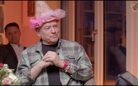 Rosa von Praunheim (80) im Salon Schinkelplatz: „Ich habe eine Rente von 1.400 Euro - Foto: inside-wirtschaft.de