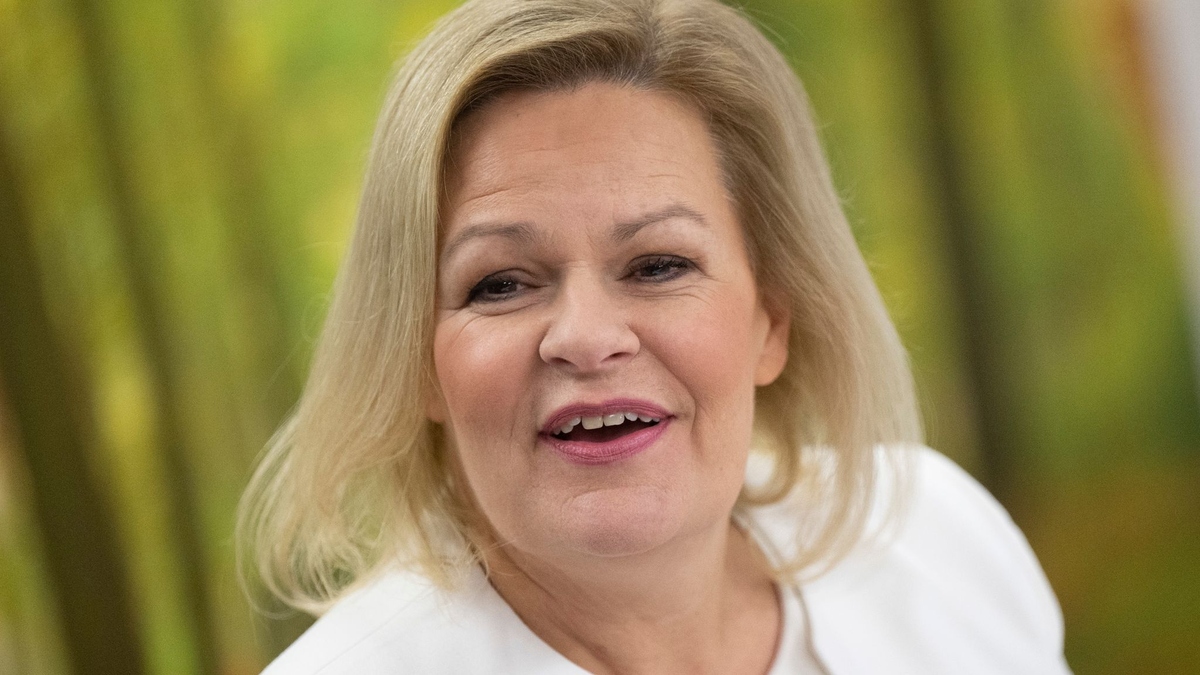 Die Union pocht wegen der umstrittenen Abberufung von Cybersicherheitschef Arne Schönbohm weiter auf Aufklärung durch Nancy Faeser. - Foto: Boris Roessler/dpa