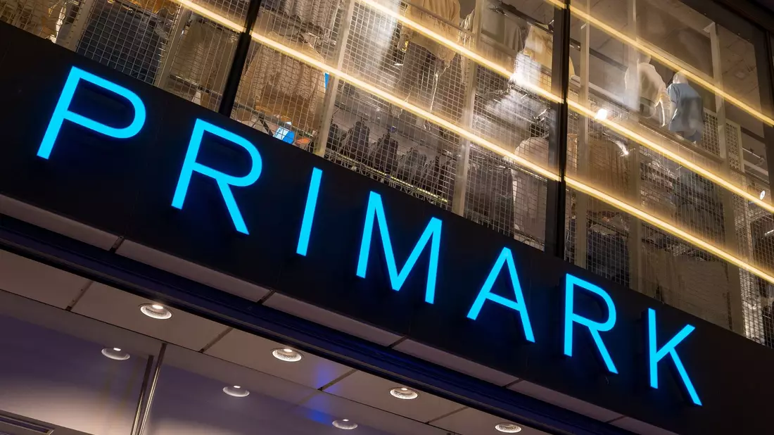 Der Chef von Primark zieht sich nach Vorwürfen zurück. - Bild: Monika Skolimowska/dpa-Zentralbild/dpa