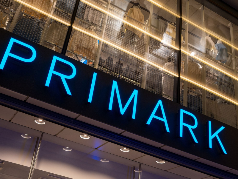 Der Chef von Primark zieht sich nach Vorwürfen zurück. - Foto: Monika Skolimowska/dpa-Zentralbild/dpa