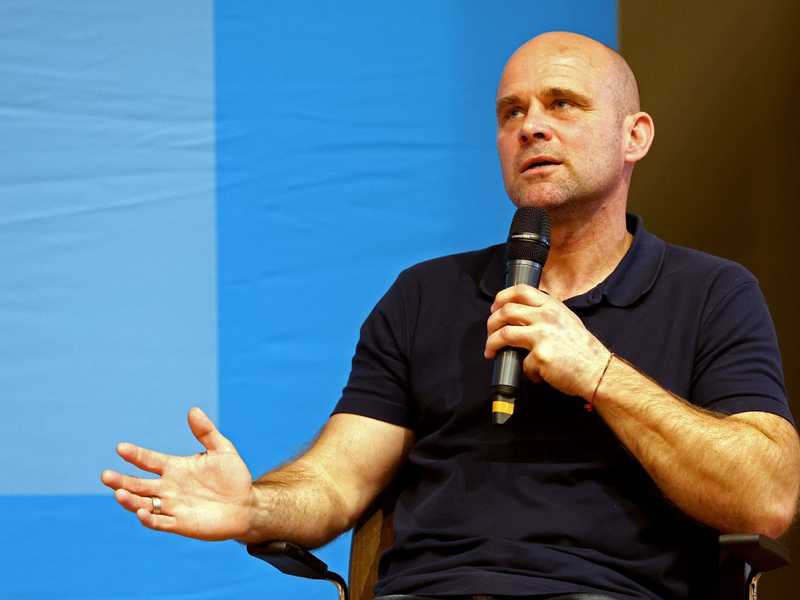 Befindet sich mit dem Deutschen Schwimm-Verband in einem Rechtsstreit: Ex-Wasserspringer Jan Hempel. - Foto: Bernd Wüstneck/dpa