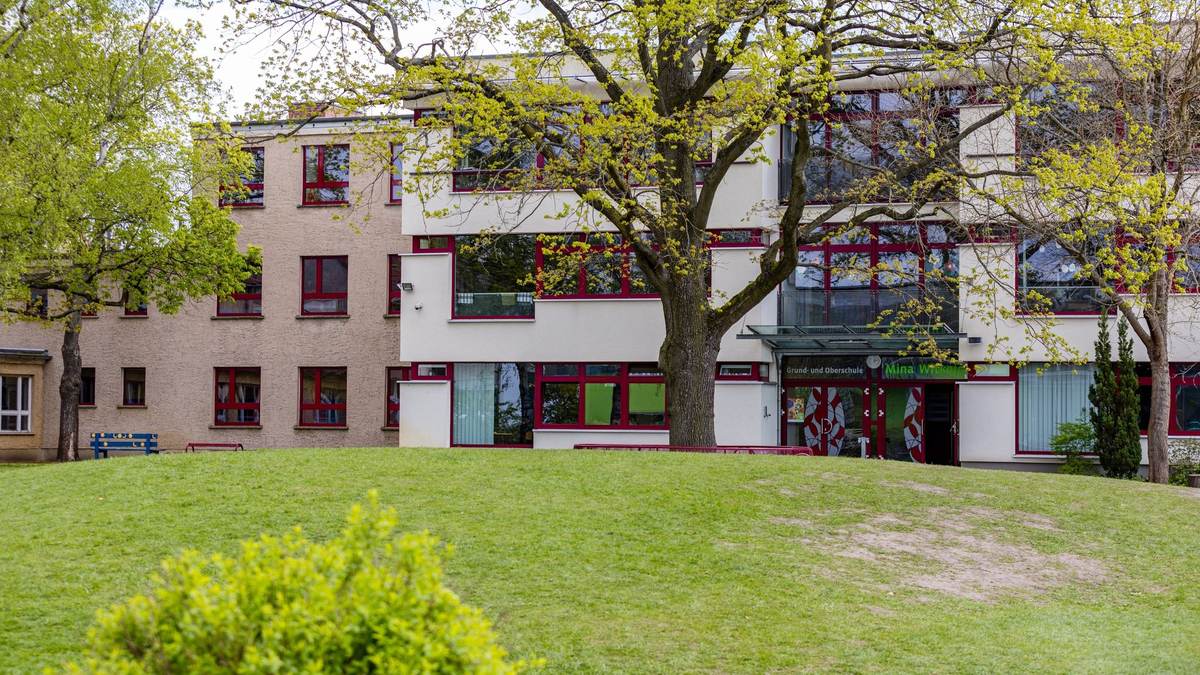 Die Grund- und Oberschule in Burg (Spreewald). Zwei Monate nach Bekanntwerden von rechtsextremen Vorfällen an einer Schule in Burg hat sich die Situation dort nach Angaben der Lehrkräfte nicht verändert. - Foto: -/dpa
