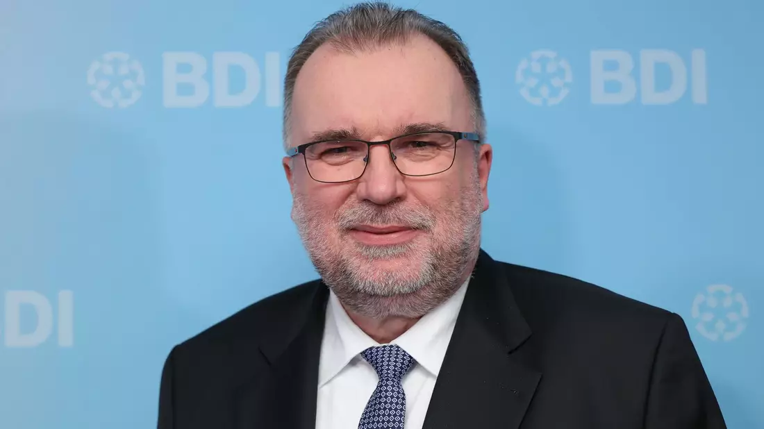 «Wir verlieren Unternehmen, wir verlieren Wertschöpfung», sagt Industriepräsident Siegfried Russwurm. - Bild: Joerg Carstensen/dpa/Archiv