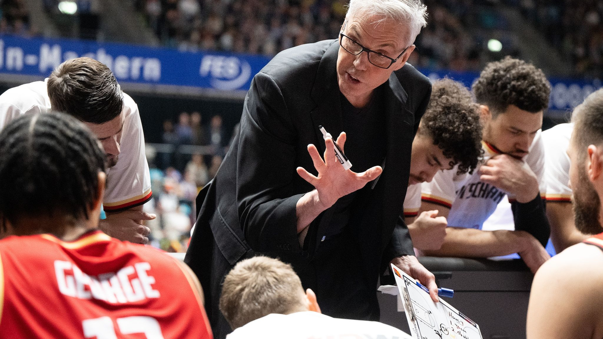 Basketball-Bundestrainer Gordon Herbert setzt auf ein eingespieltes Team. - Foto: Sebastian Gollnow/dpa
