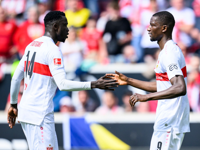 Auch am letzten Spieltag trifft Stuttgarts Serhou Guirassy (r) für den VfB. - Foto: Tom Weller/dpa