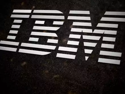 Der Computerriese IBM verzichtet zukünftig auf Werbung via X. - Foto: Mary Altaffer/AP/dpa