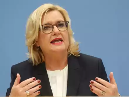 Die Wehrbeauftragte Eva Högl (SPD) plädiert dafür, Bewerberinnen und Bewerbern klar zu sagen, dass diese auch bereit sein müssten, ihr Leben zu geben, wenn sie sich für den Soldatenberuf entscheiden. - Foto: Wolfgang Kumm/dpa