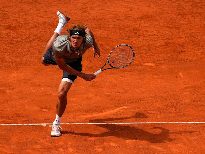 Alexander Zverev steht in Madrid im Achtelfinale. - Foto: Manu Fernandez/AP