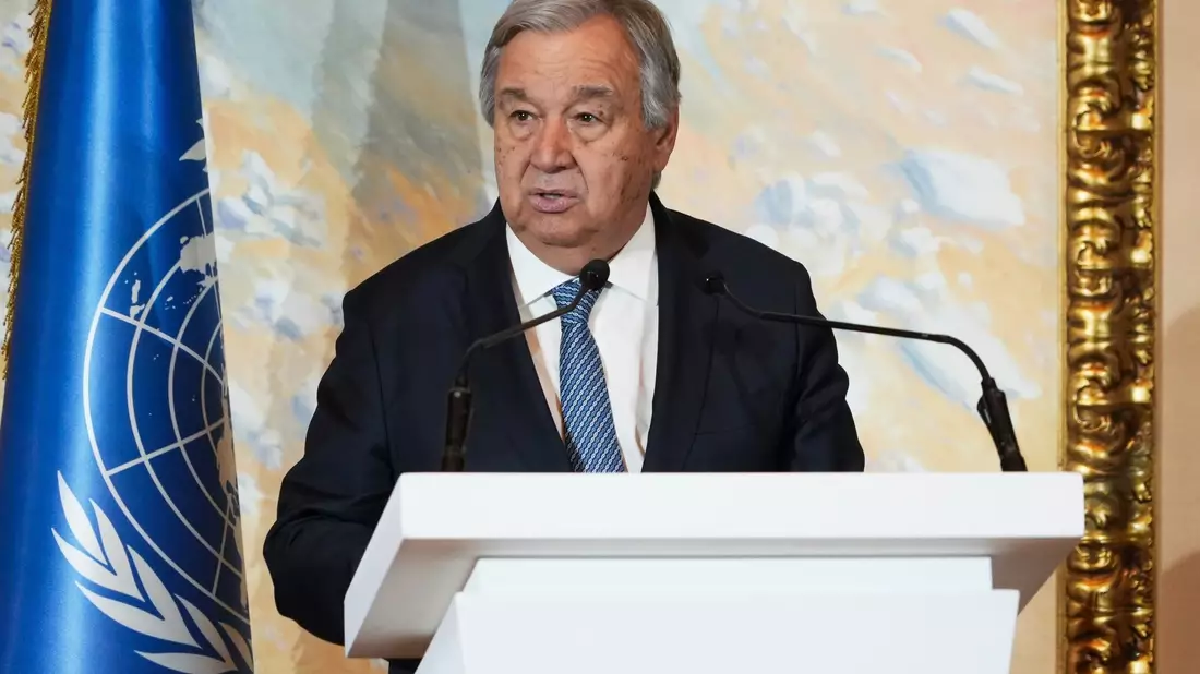 UN-Generalsekretär António Guterres richtet eine deutliche Botschaft an die israelische Regierung. - Bild: Lujain Jo/AP/dpa