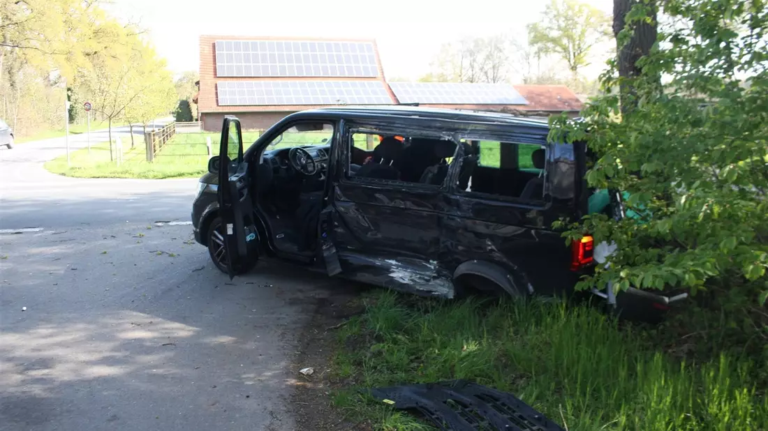 POL-COE: Dülmen, Merfeld, L600/ Reh ausgewichen, mit Lkw kollidiert - Bild: presseportal.de
