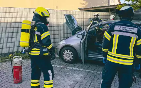 FW-BN: Feuerwehr und Bonner Hilfsorganisationen unterstützen bei der Evakuierung einer Regionalbahn - Foto: presseportal.de