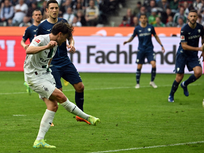 Gladbachs Torschützen unter sich.  - Foto: Federico Gambarini/dpa