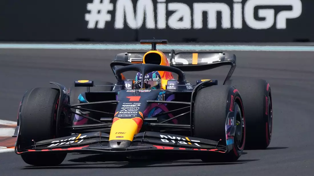 Max Verstappen bestritt sein erstes Rennen seit der Geburt seiner Tochter. - Bild: Rebecca Blackwell/AP/dpa