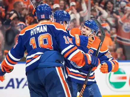 Die Edmonton Oilers besiegten die Florida Panthers mit 8:1. - Foto: Jason Franson/The Canadian Press via AP/dpa