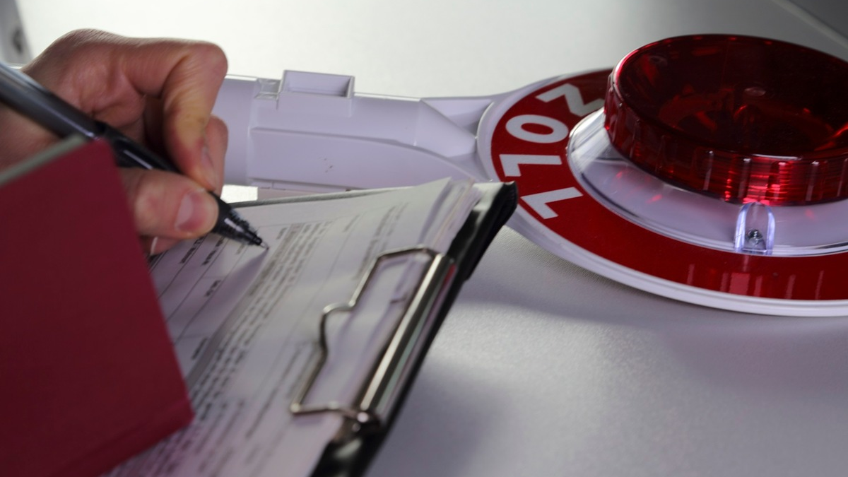 HZA-SI: Illegale Beschäftigung - Nagelstudiobetreiberin zu Geldstrafe verurteilt - Foto: presseportal.de