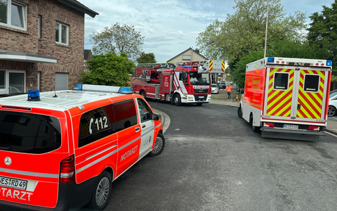 FW Moers: Moers-Mattheck: Brand in leerstehendem Gewerbekomplex - Foto: presseportal.de