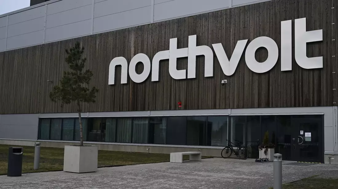 1.600 Northvolt-Mitarbeiter in Schweden verlieren ihre Jobs. - Bild: Britta Pedersen/dpa