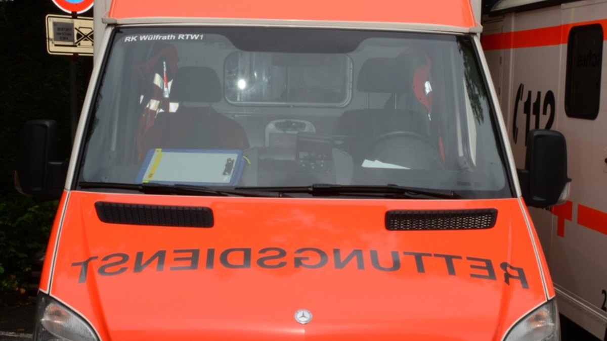 POL-ME: 68-jährige Radfahrerin fährt gegen Auto und wird schwer verletzt - Haan - 2410049 - Foto: presseportal.de