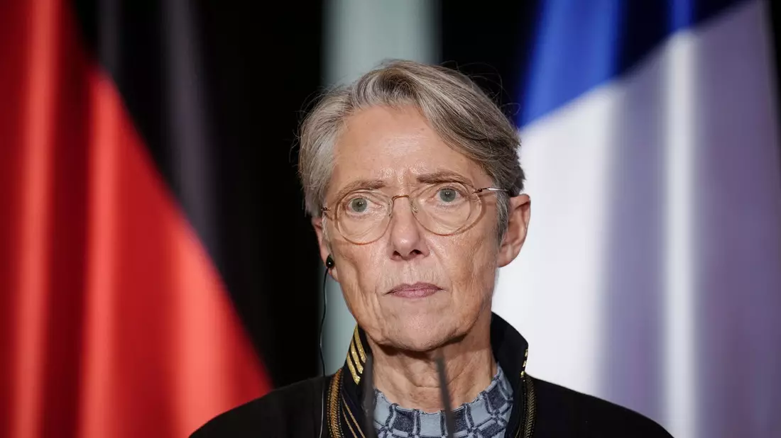 Ihr Posten muss nun neu bestzt werden: Ministerpräsidentin  Élisabeth Borne. - Bild: Kay Nietfeld/dpa