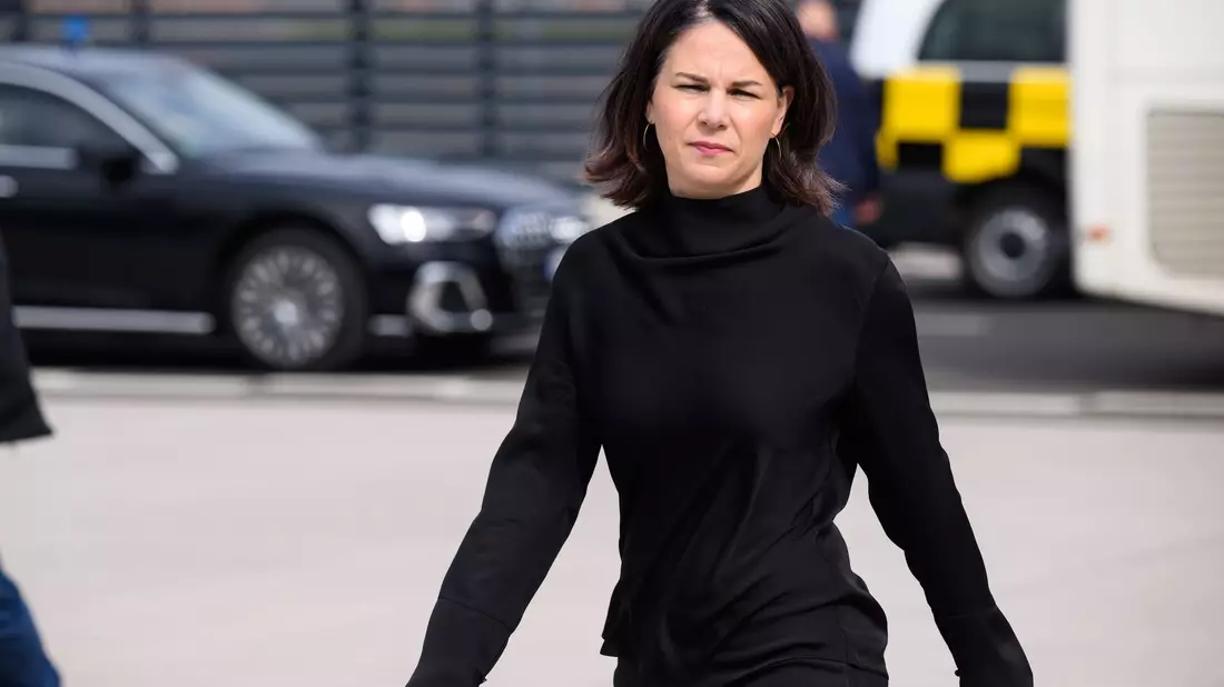 Außenministerin Annalena Baerbock äußert sich bei einer Pressekonferenz. - Bild: Bernd von Jutrczenka/dpa