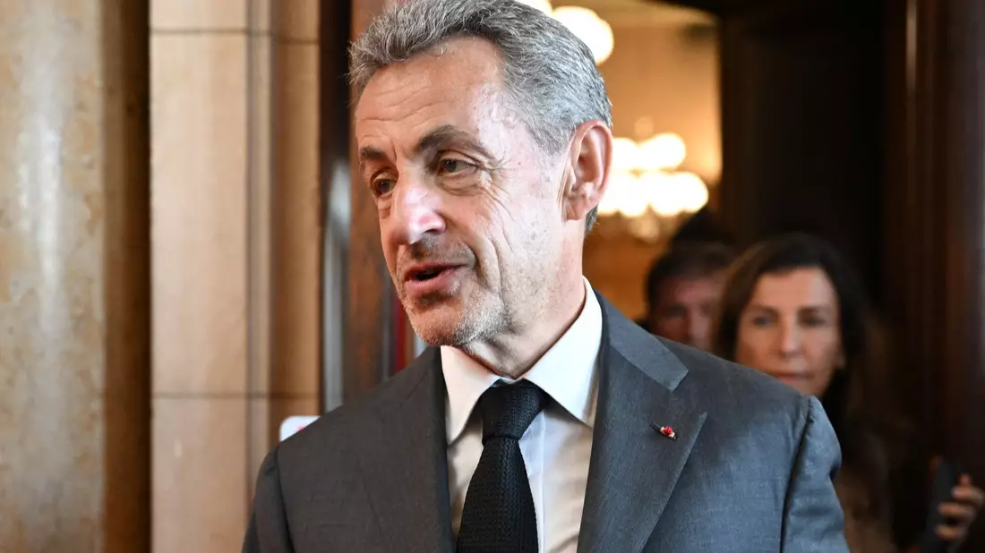 Nicolas Sarkozy (M) war von 2007 bis 2012 französischer Präsident. - Bild: Bertrand Guay/AFP/dpa