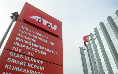 Die Zentrale der Autowerkstattkette ATU in Weiden. Die Firma wurde Opfer eines Cyberangriffs. - Foto: picture alliance / Armin Weigel/dpa