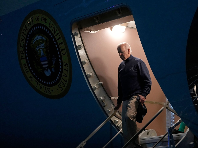 US-Präsident Joe Biden gibt sich geschlagen und zieht sich auf Druck seiner Parteikollegen aus dem Wahlkampf zurück. (Archivbild) - Foto: Susan Walsh/AP