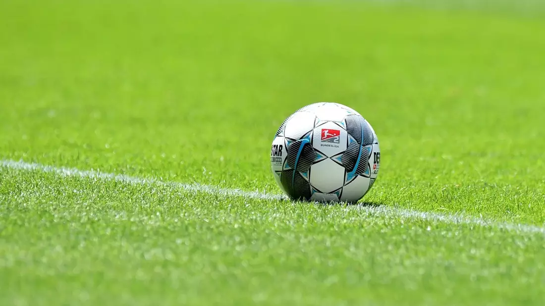 Die Bundesliga geht mit viel Spannung in den letzten Spieltag. - Bild: Sebastian Widmann/Getty Images Europe/Pool/dpa